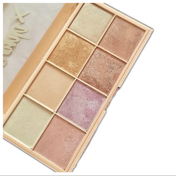 🎉HP🎊 NIB Makeup Revolution 8Pc Highlighter Shadow Palette “SOPH” - Picture 11 of 16